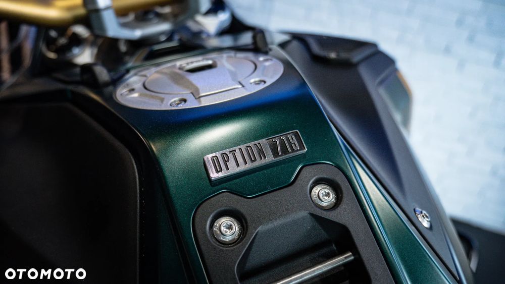 BMW R - 16