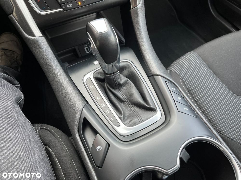 Ford Mondeo SW 2.0 Hybrid Titanium - 22