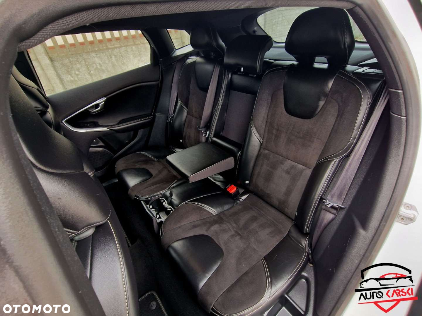 Volvo V40 - 25