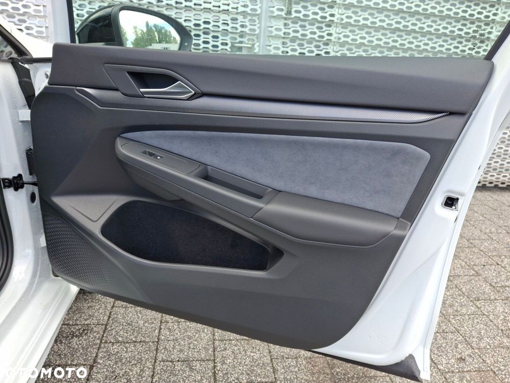 Volkswagen Golf Variant 2.0 TSI 4Motion R - 18
