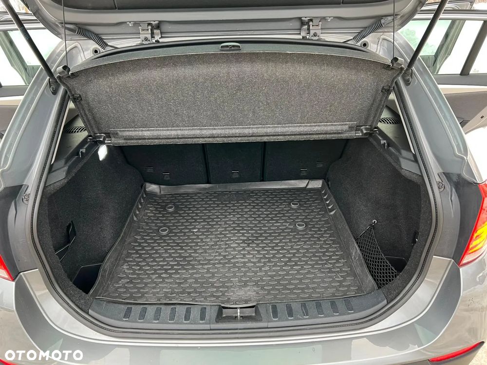 BMW X1 xDrive18d xLine - 17