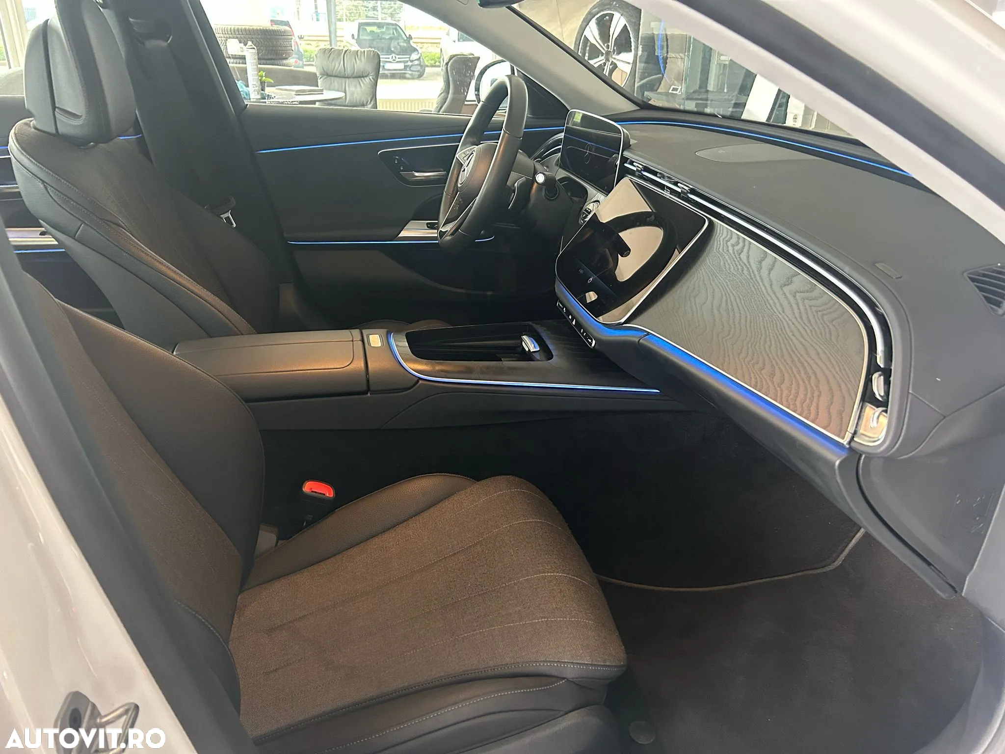 Mercedes-Benz E 220 d 9G-TRONIC Edition AVANTGARDE - 16
