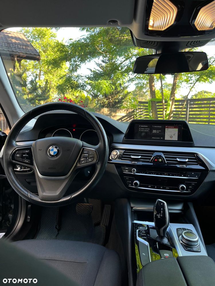 BMW Seria 5 518d - 16
