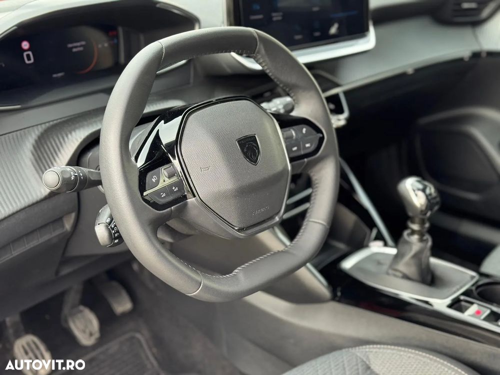 Peugeot 2008 1.2L PureTech 100 S&S BVM6 Allure - 8