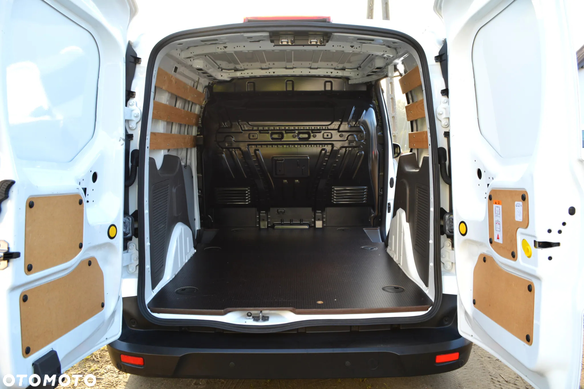 Ford connect - 8