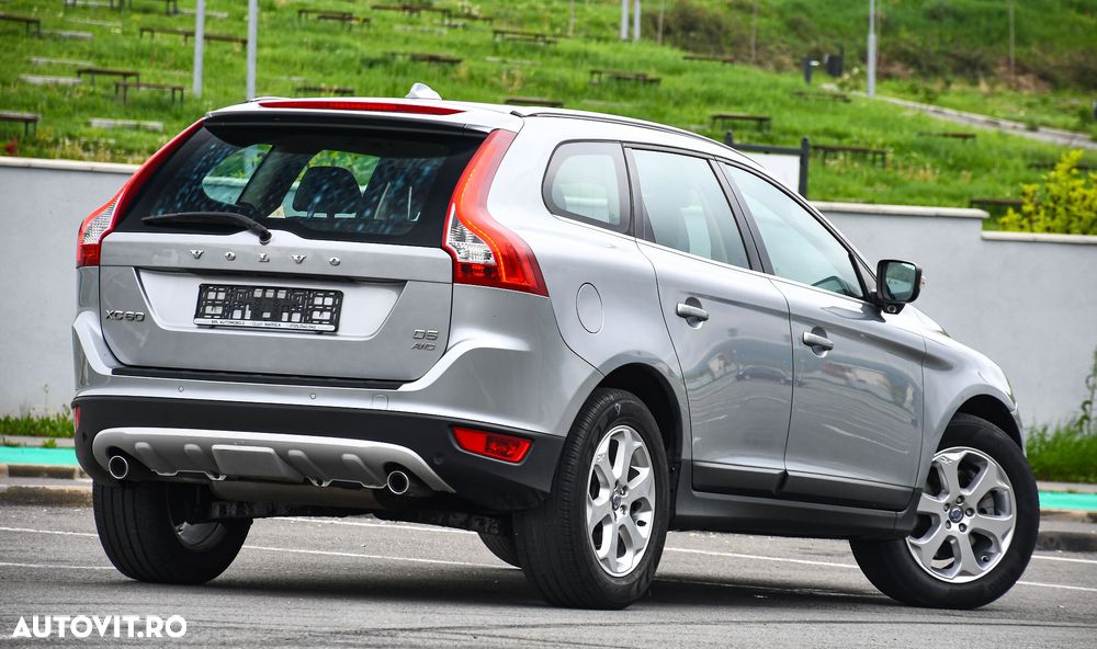 Volvo XC 60 D5 AWD Aut. Summum - 4