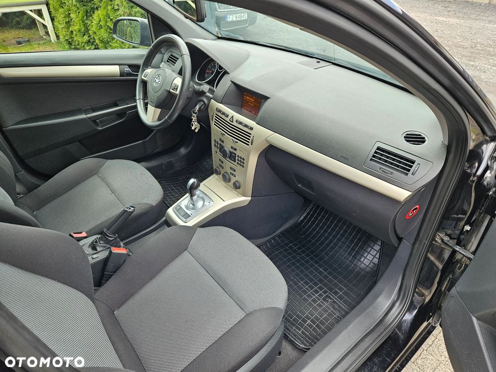 Opel Astra 1.6 Automatik Design Edition - 11