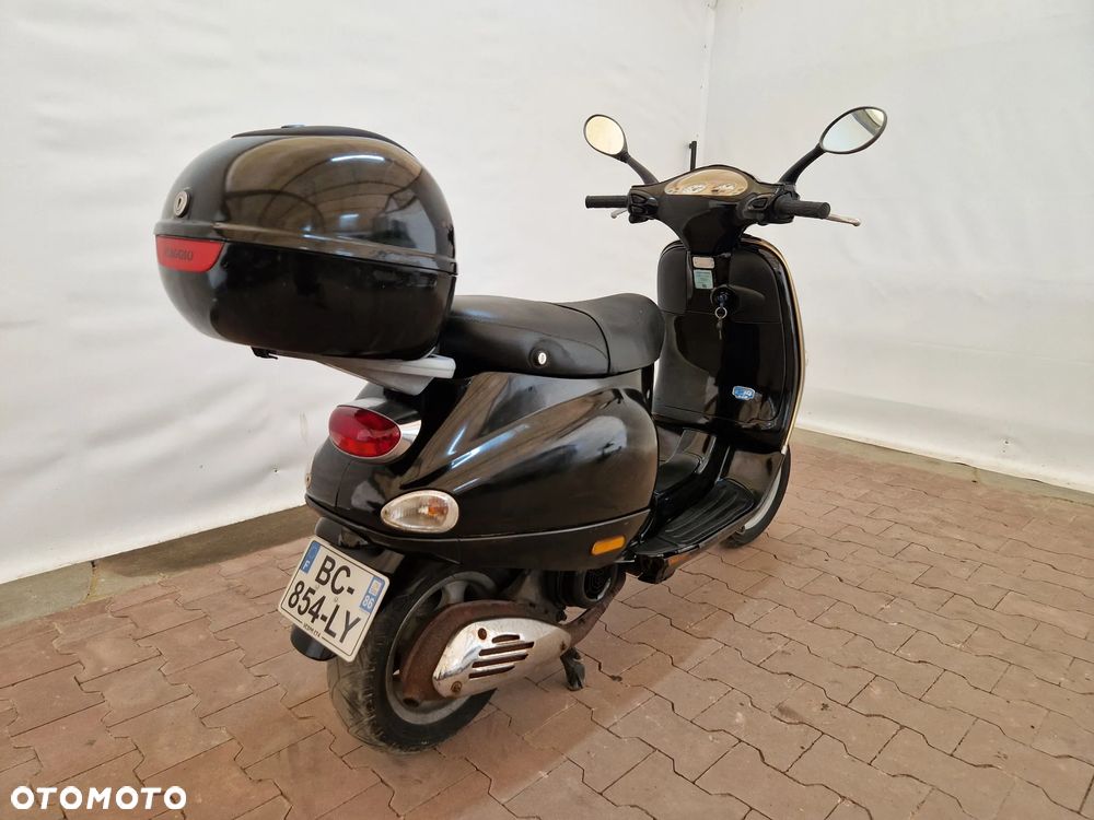 Piaggio Vespa - 4