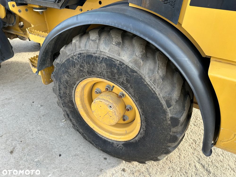 Caterpillar 907M - 26