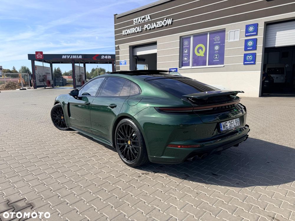 Porsche Panamera 4 - 3