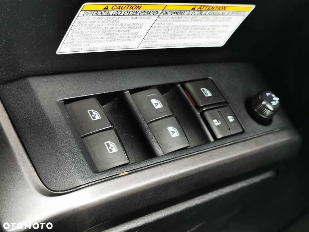 Toyota Tacoma - 27