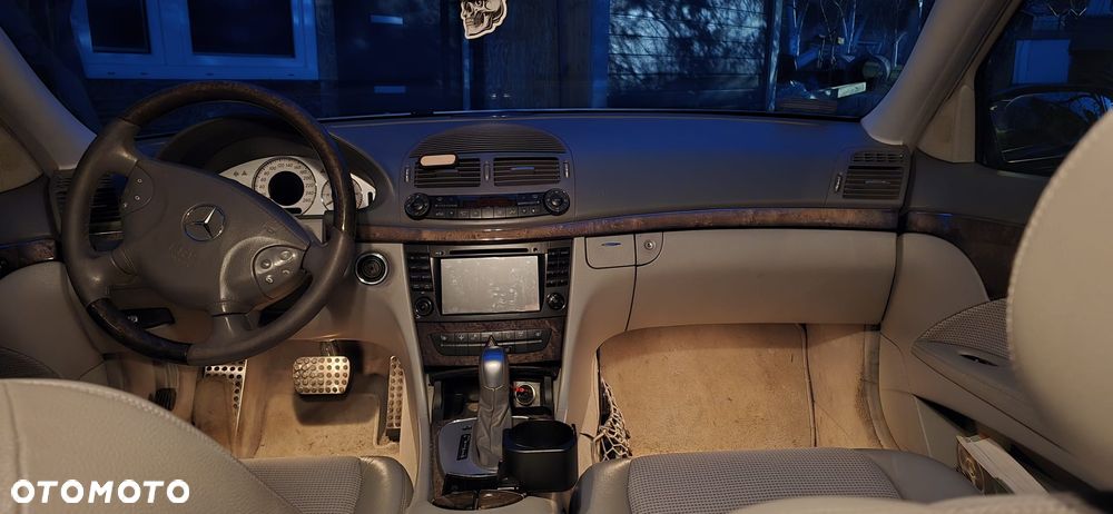 Mercedes-Benz Klasa E 500 T Avantgarde - 9