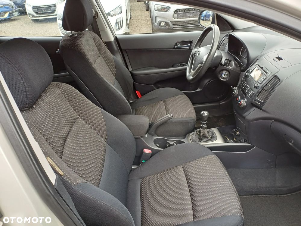 Hyundai i30 1.4 Blue Comfort - 11