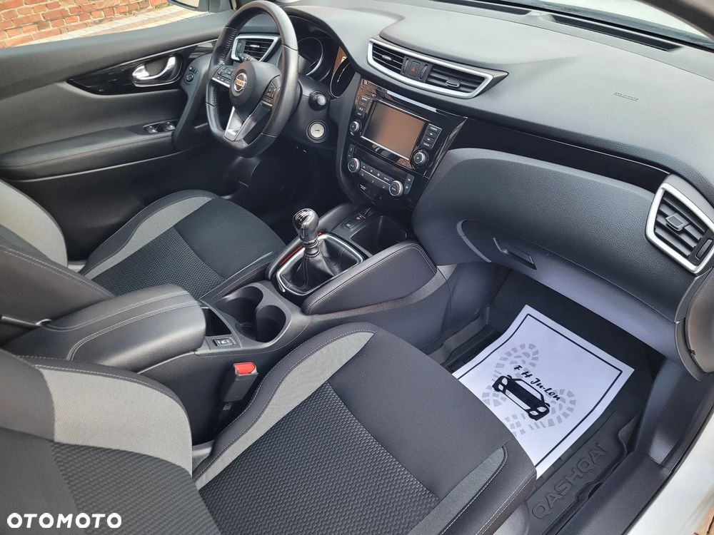 Nissan Qashqai 1.3 DIG-T N-Connecta - 16