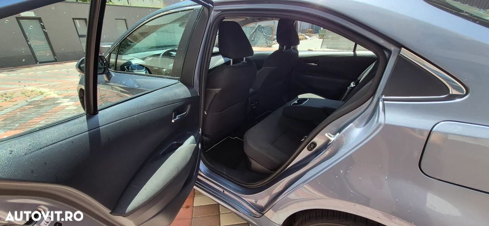 Toyota Corolla 1.8 HSD Business - 11