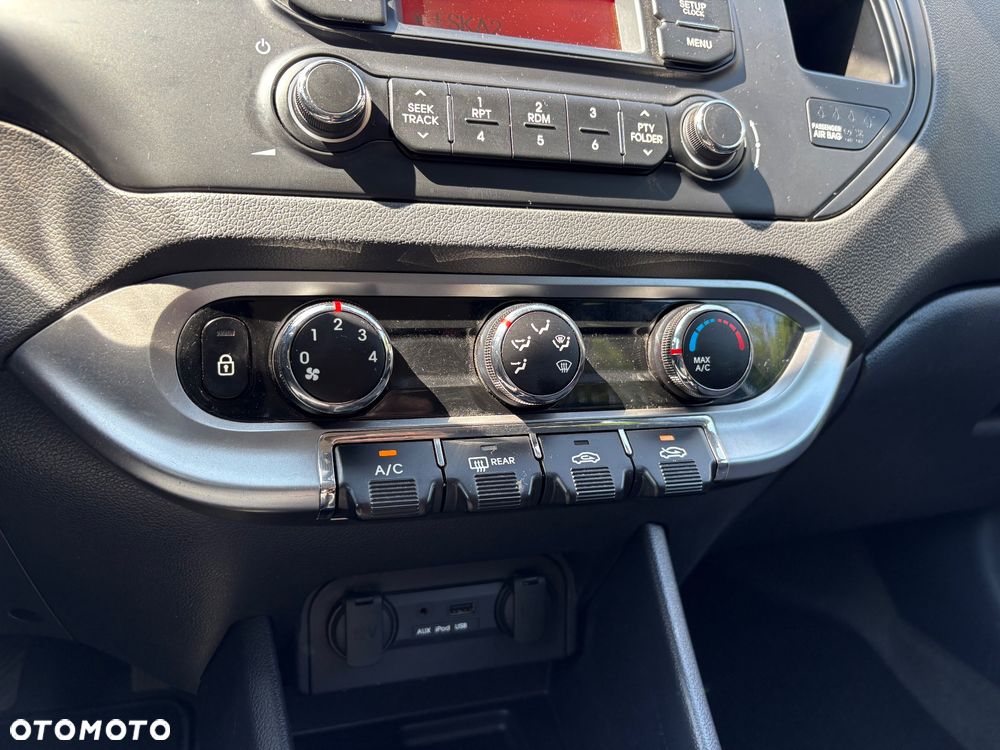 Kia Rio 1.2 Attract - 14
