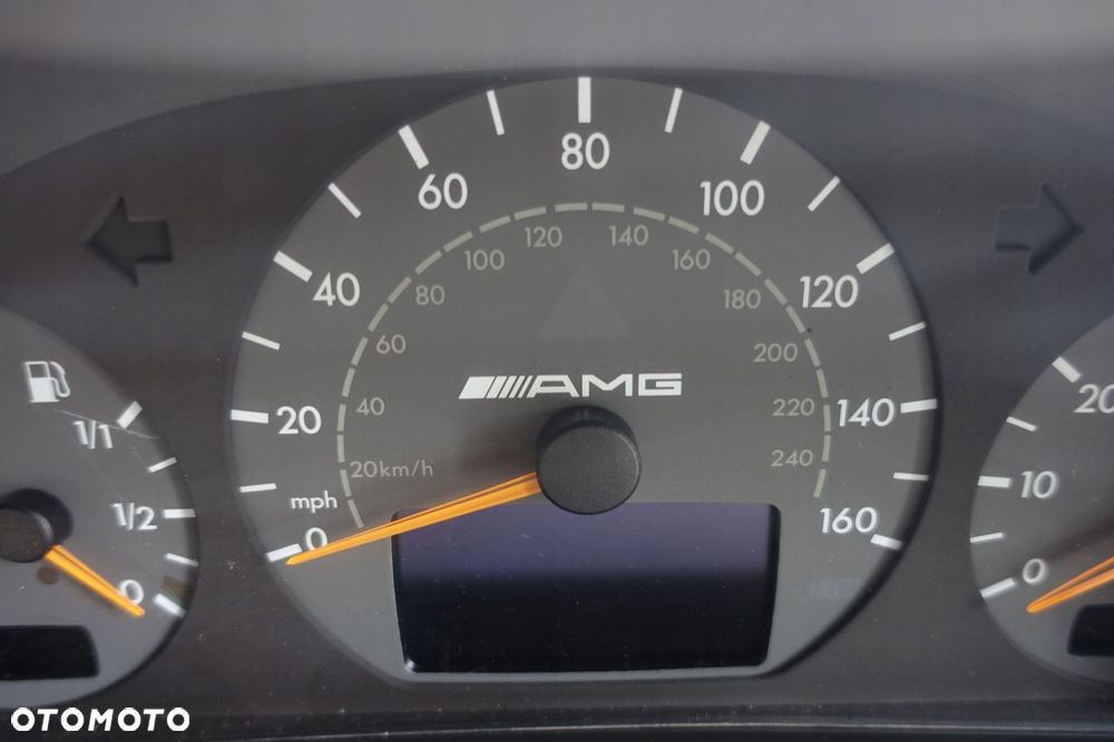 Mercedes CLK W208 5.5 V8 AMG LICZNIK ZEGARY europa - 4