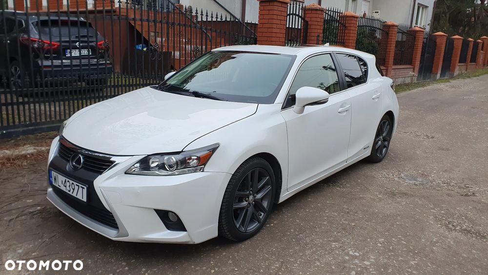 Lexus CT - 10