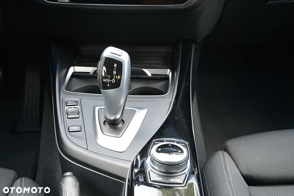 BMW Seria 1 118i Sport Line - 28