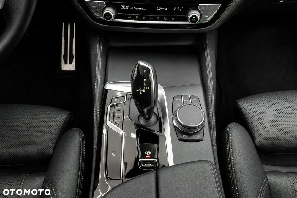 BMW Seria 5 530i xDrive mHEV M Sport sport - 7