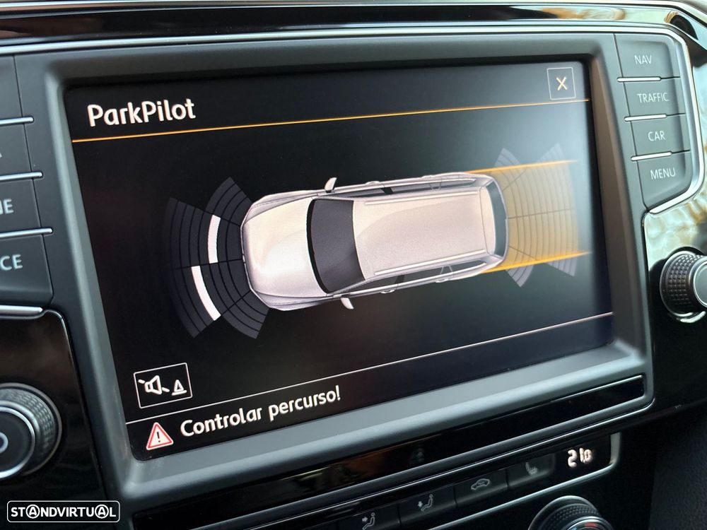 VW Passat Variant 2.0 TDi Highline DSG - 39