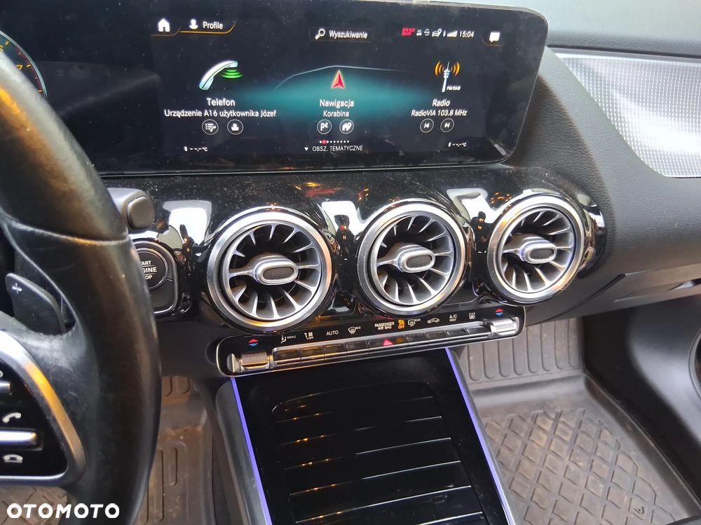 Mercedes-Benz GLA - 22