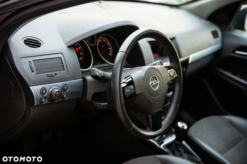 Opel Astra 1.6 Cosmo - 17
