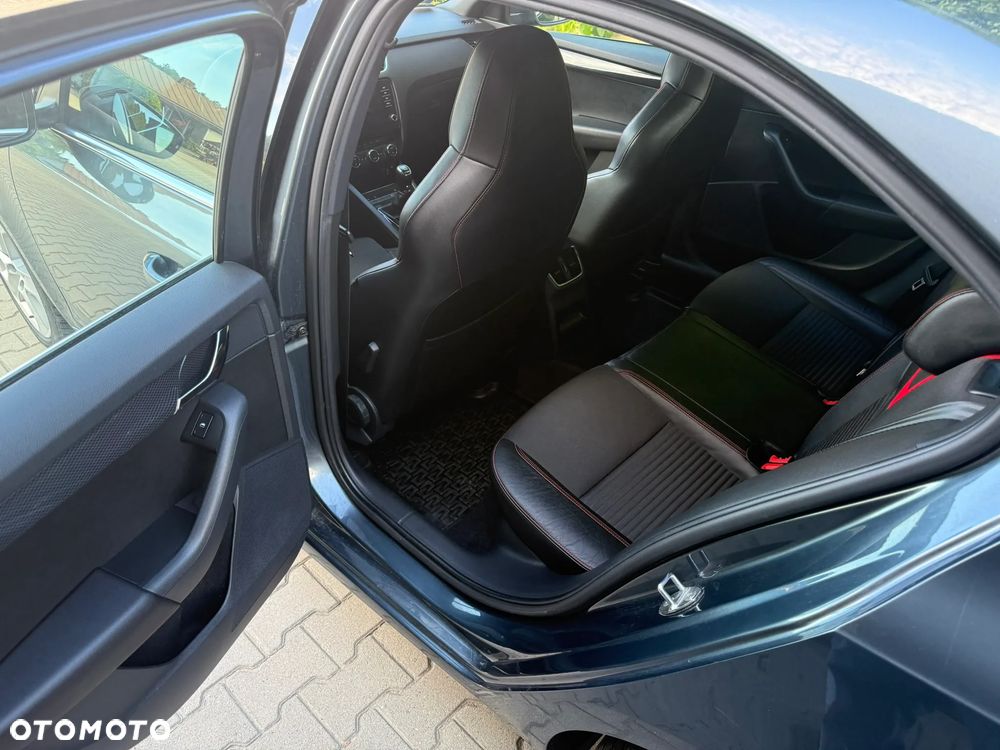 Skoda Octavia 2.0 TDI RS - 21