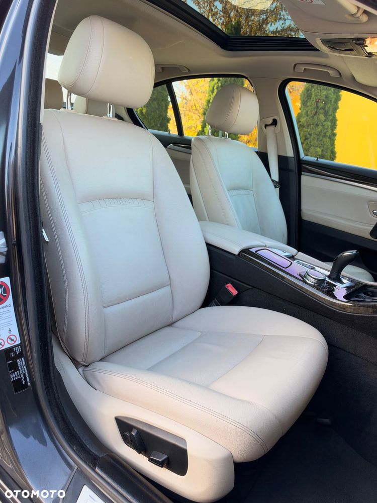 BMW Seria 5 530d xDrive Luxury Line - 34