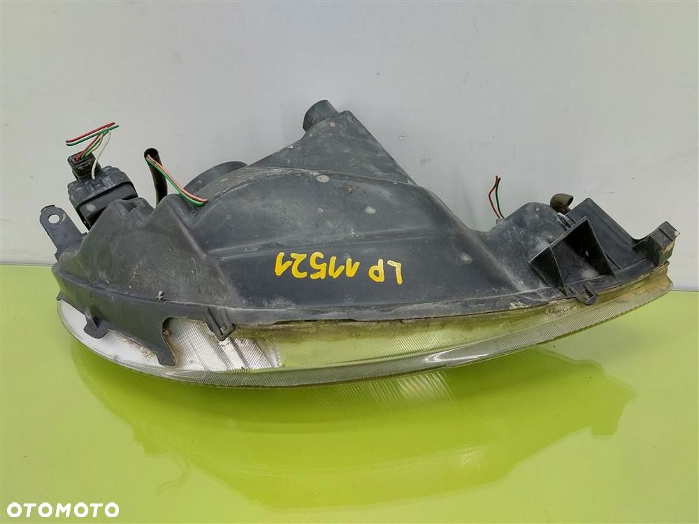 Reflektor lampa przód lewa Peugeot 206 1998-2009 WERSJA EUROPEJSKA - 10