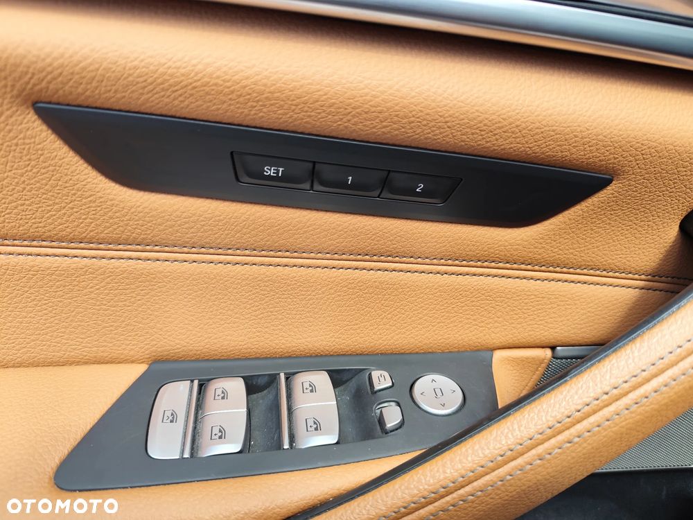BMW Seria 5 530i GPF xDrive Luxury Line - 20