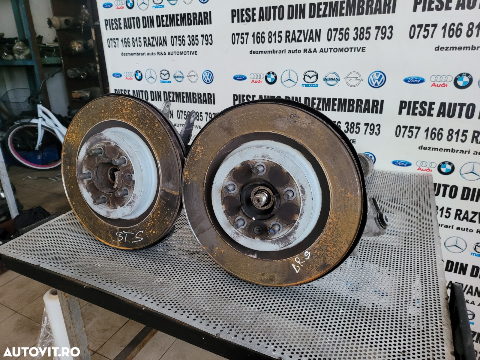 Fuzete Fuzeta Stanga Dreapta Spate Cu Rulment Land Rover Range Rover Sport L494 Discovery Vogue 3.0 Diesel Motor 306DT An 2014-2015-2016-2017-2018 22.000 Km - 3