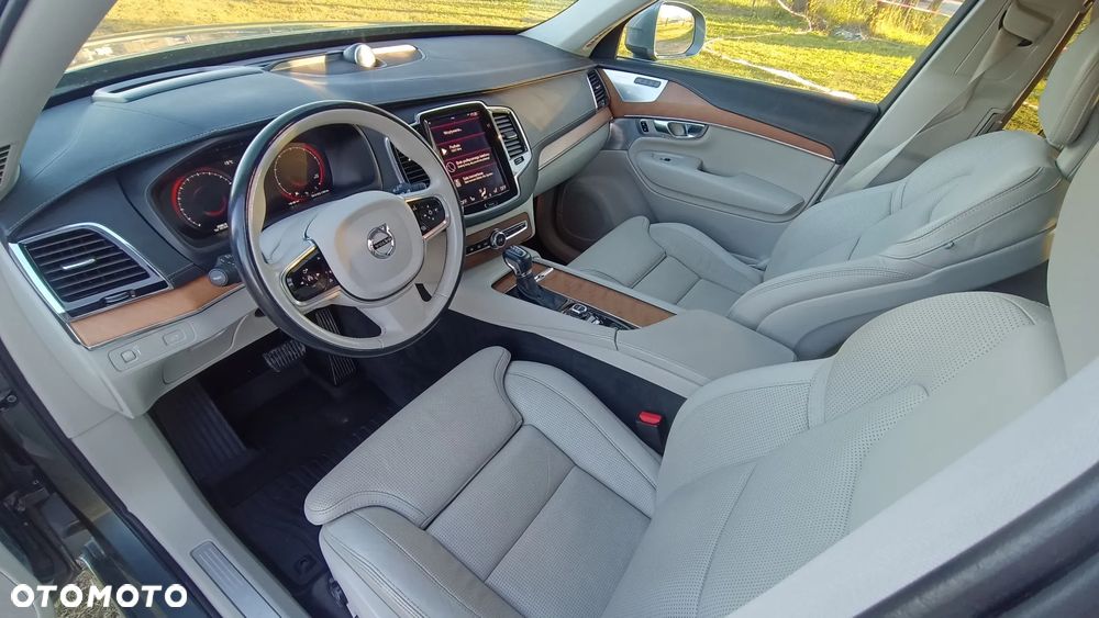 Volvo XC 90 - 13