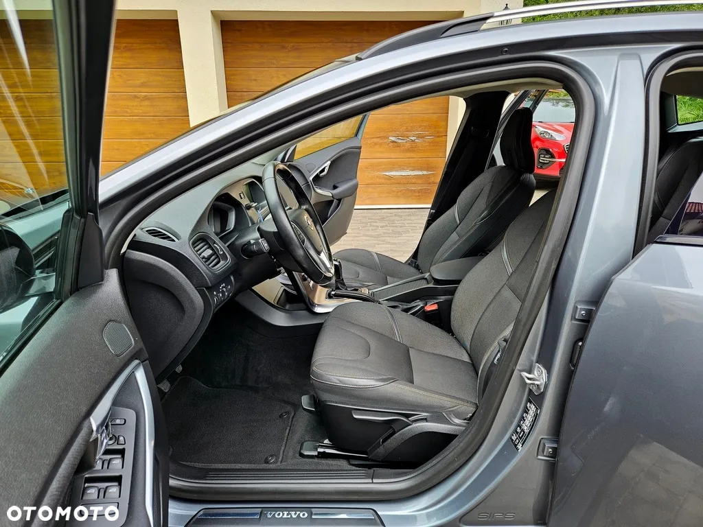 Volvo V40 Cross Country - 18