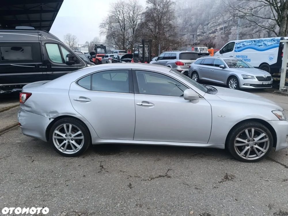 Lexus IS 220d - 5