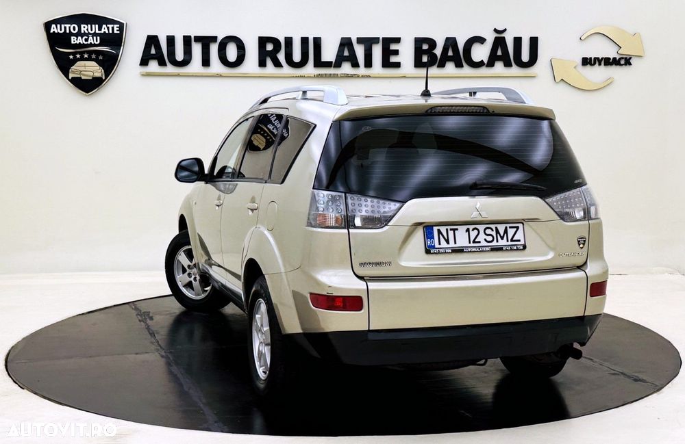 Mitsubishi Outlander - 7