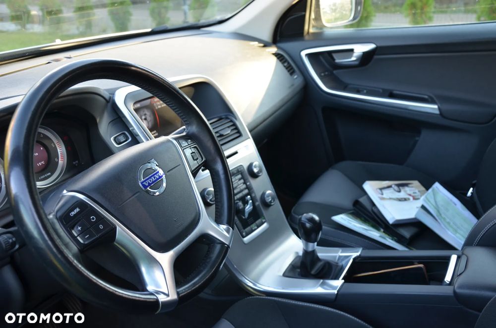 Volvo XC 60 D4 Momentum - 18