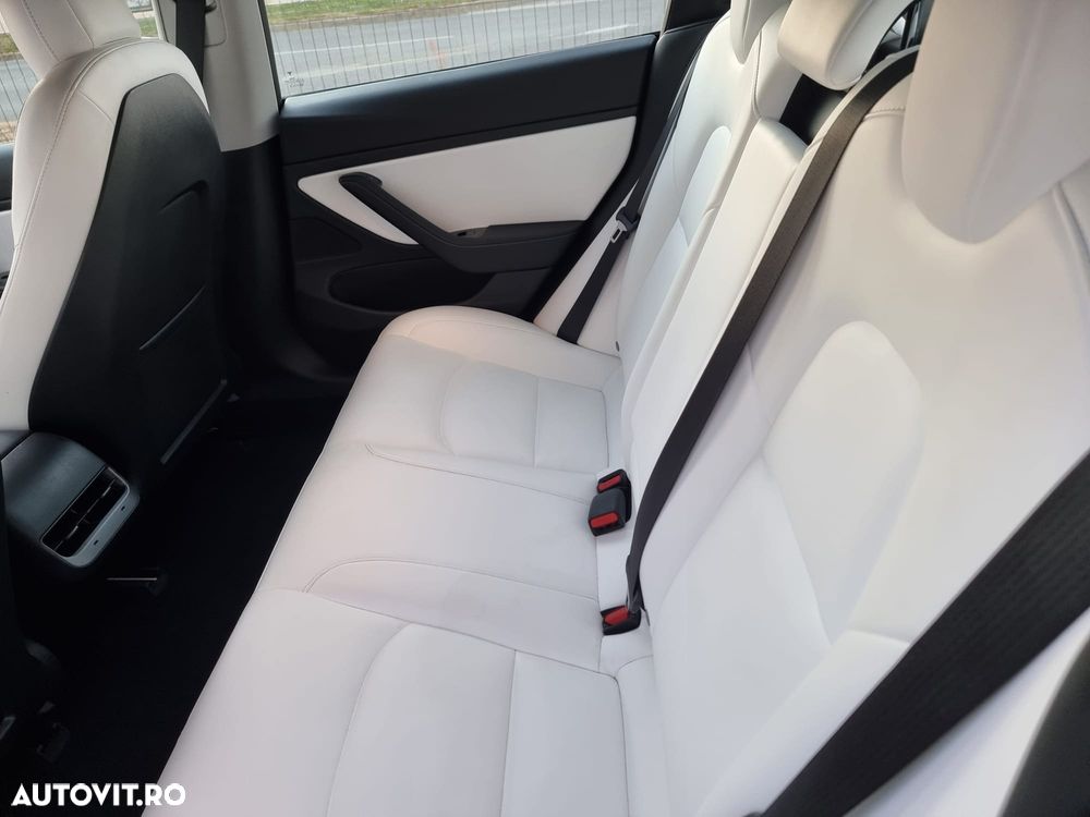 Tesla Model 3 - 13