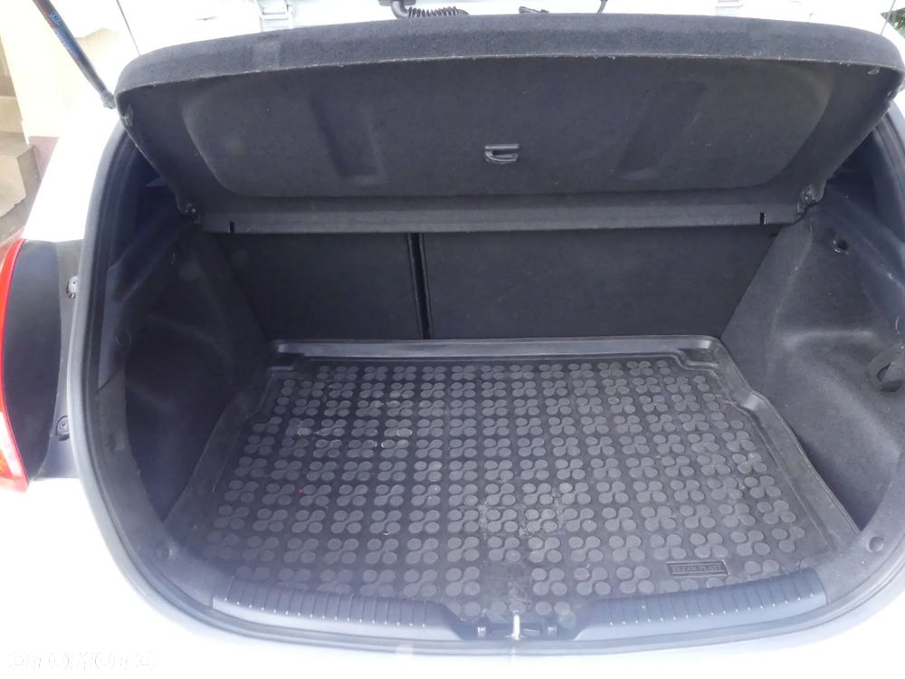 Kia Ceed - 35