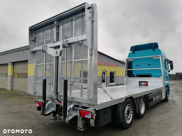 MAN auto laweta najazd z wjazdem hydraulicznym