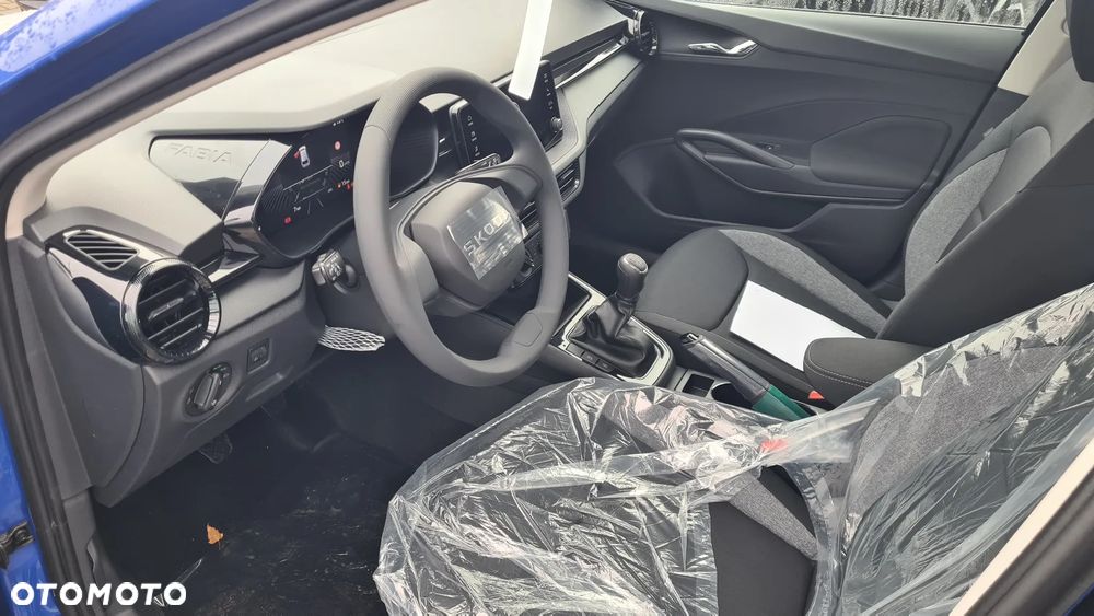 Skoda Fabia 1.0 Essence - 9