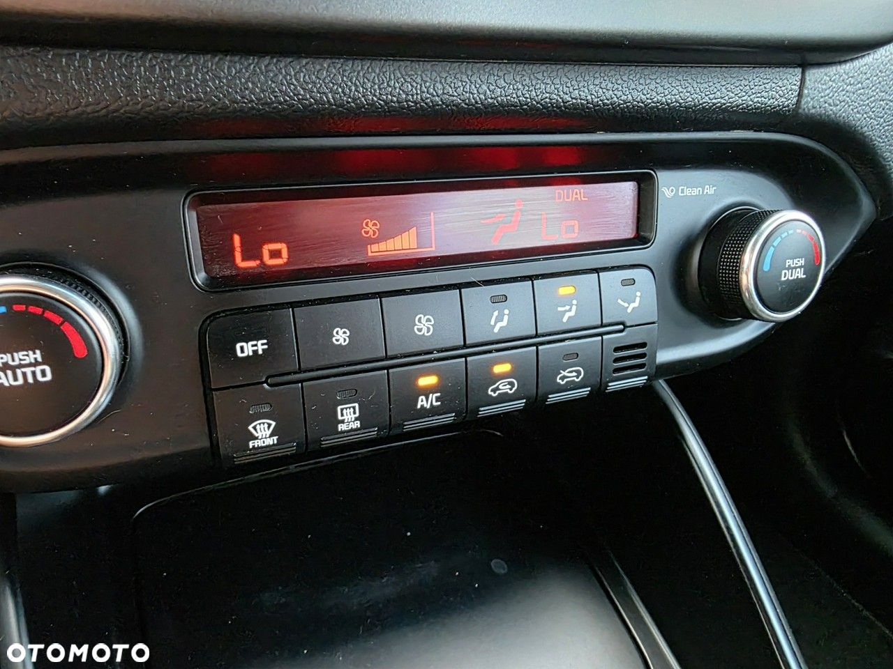Kia Carens - 20