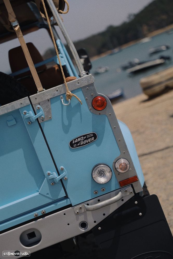 Land Rover Defender 2002 photo 4