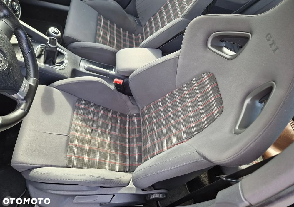 Volkswagen Golf 2.0 GTI - 7