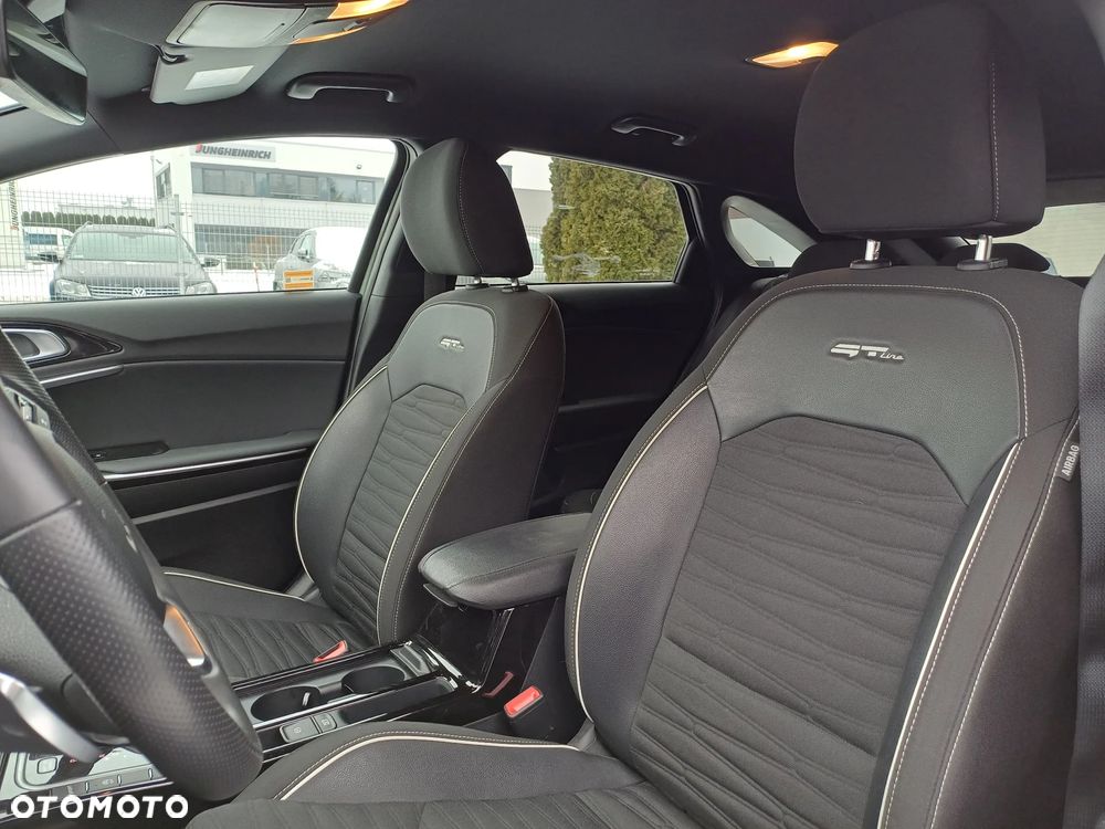 Kia ProCeed - 24