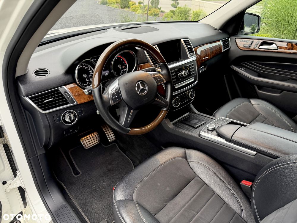 Mercedes-Benz ML - 14