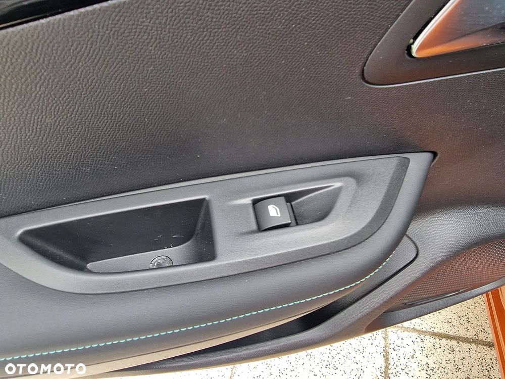 Peugeot 2008 1.5 BlueHDi Active S&S - 11
