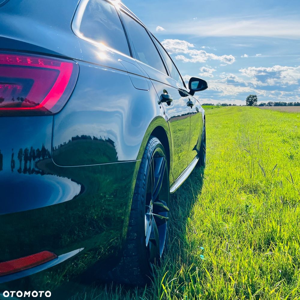 Audi A4 Avant 2.0 TDI DPF clean diesel multitronic S line Sportpaket - 29