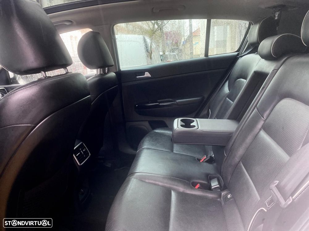 Kia Sportage 1.7 CRDI ISG Nav Line - 31