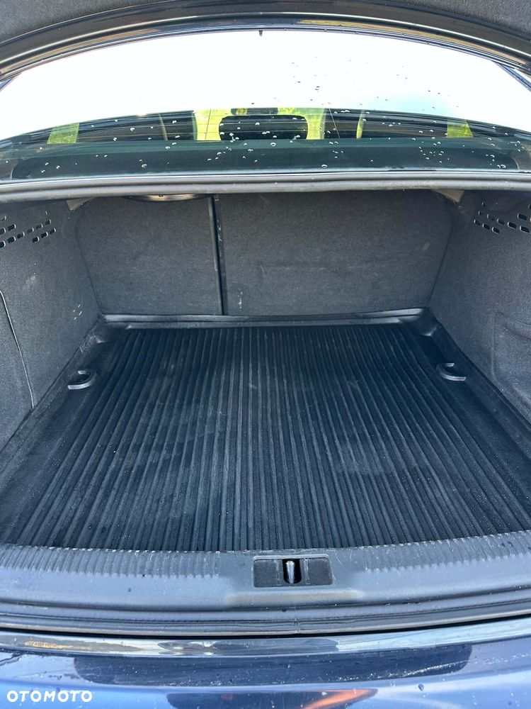 Audi A4 Limousine - 10